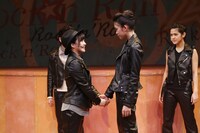 演劇女子部「気絶するほど愛してる！」より。