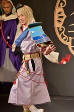 今剣役の大平峻也。