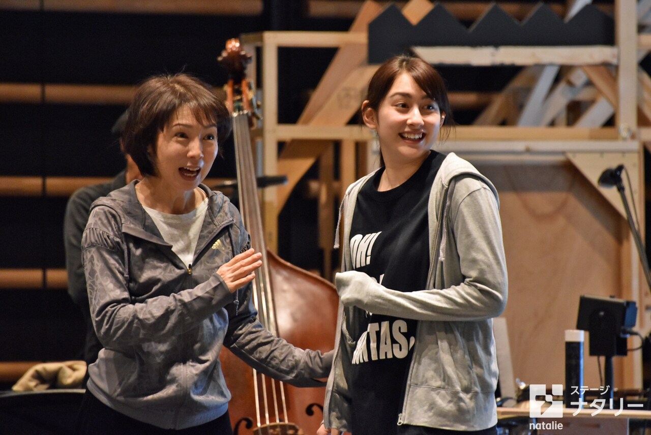 白井晃演出の「夢の劇」稽古場公開、早見あかり演じる神の娘が「人生は残酷」