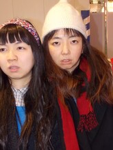 シガール姉妹。左から椎橋綾那、宮部純子。