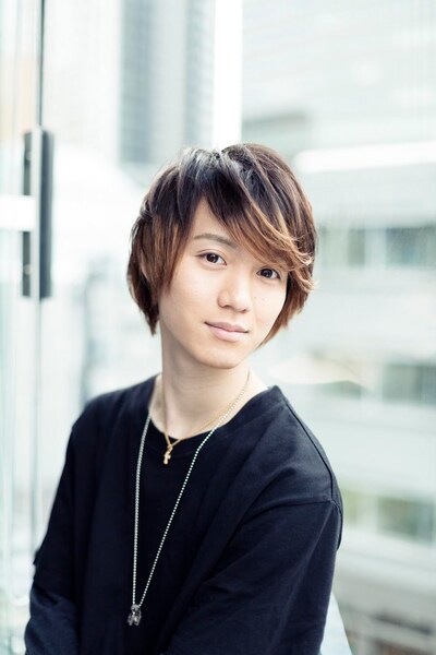 「舞台男子」第1回の撮影に臨んだ、小越勇輝。（撮影：江藤はんな）