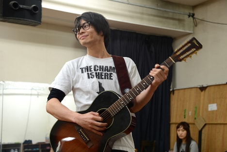 「ナミヤ雑貨店の奇蹟」公開稽古の様子。鯨井康介。