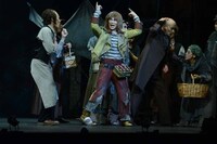 ミュージカル「スウィーニー・トッド ～フリート街の悪魔の理髪師～」公開舞台稽古の様子。