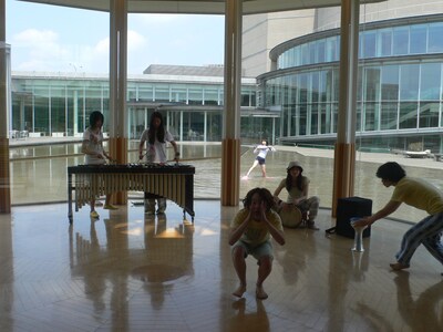 「ダンスカフェ」のイメージビジュアル。