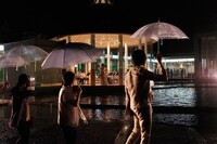 2011年に上演された「キラリふじみレパートリー新作劇場ツアー型パフォーマンス『モガっ！～記憶はだいたい憶測。』　より。