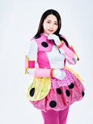 須藤茉麻演じる桜田‘ファミリア’明日香。