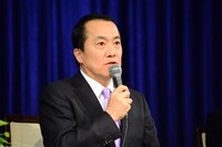 宝塚歌劇団理事長の小川友次。
