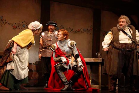 「ヘンリー四世」より。(c)2013 HORIPRO INC.