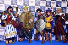 左から、芋洗坂係長、ヤンガス、松浦司、中川翔子、パノン。