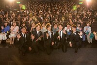 「LE VELVETSコンサート2015 “魅惑のクラシカル・エンターテインメント” スペシャルBOX」プレミアム上映会の様子。