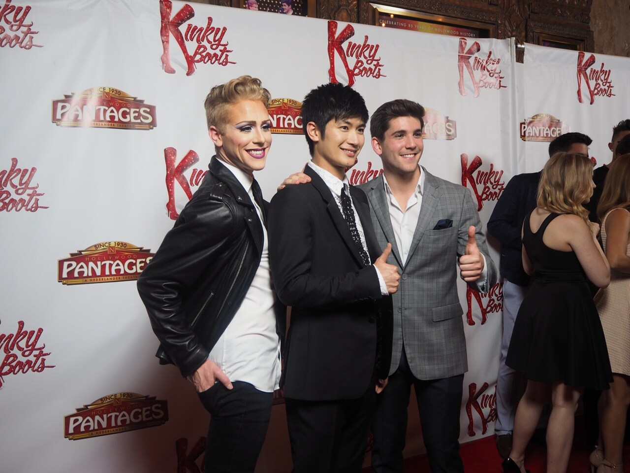 三浦春馬が「キンキーブーツ」LA公演初日に登壇、Wローラで固い握手