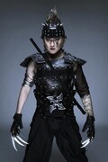 石垣佑磨演じる仙九郎。
