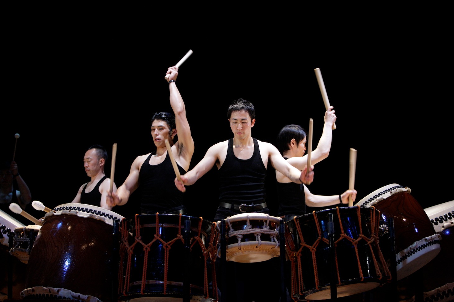 「鼓童 ワン・アース・ツアー2012～ 伝説」より。