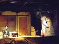 唐組「改訂の巻 秘密の花園」大阪公演の様子。