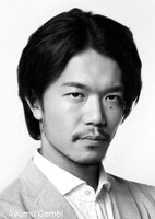 ジークフリード役の遅沢佑介。