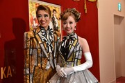 左から北翔海莉、妃海風。