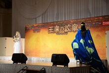 「Where I Belong」を歌い上げる新妻聖子、浦井健治。