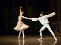 DVD「パリ・オペラ座バレエ 『マノン』～オーレリ・デュポンさよなら公演～」より。（C)J.Benhamou-OnP