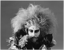 「大駱駝艦・天賦典式『パラダイス』」ビジュアル（撮影：荒木経惟）