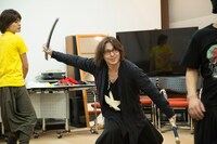 自ら殺陣入れを行う西田大輔。