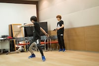 殺陣稽古を行う宮崎秋人と北村諒。