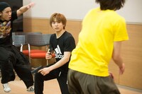 殺陣稽古を行う宮崎秋人。