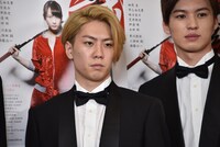 左から早乙女友貴、荒井敦史。