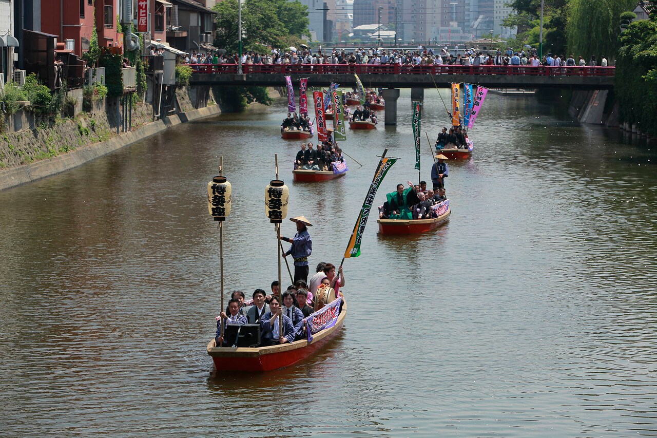 「六月博多座大歌舞伎」の船乗り込み、芝雀改め五代目中村雀右衛門ら挨拶