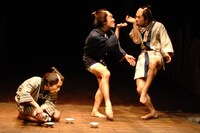 猫のホテル「苦労人」2007年上演時の様子。