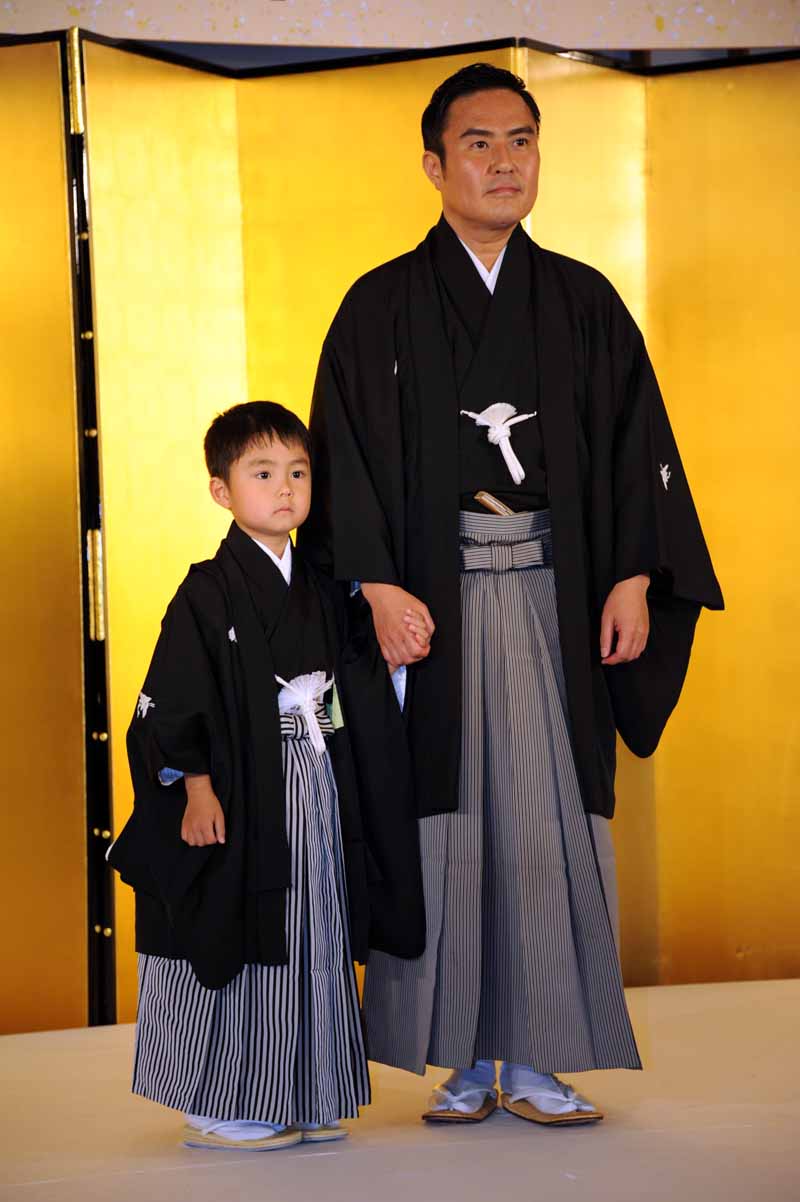 左から、武田タケル、市川右近。