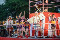 「にゅ～盆踊り」の様子。