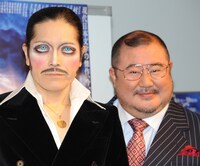 「コインロッカー・ベイビーズ」囲み取材より、左からROLLY、芋洗坂係長。