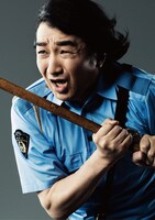 池田鉄洋扮する向島三四郎。