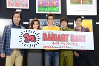 ミュージカル「ラディアント・ベイビー ～キース・ヘリングの生涯～」より、フォトセッションの様子。