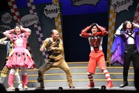 時羽奏の変わり果てた姿にショックを受けるコンチュウジャー。