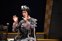 安川純平演じるカメレオン少佐。