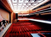 明治座客席イメージ。座席数は1368。