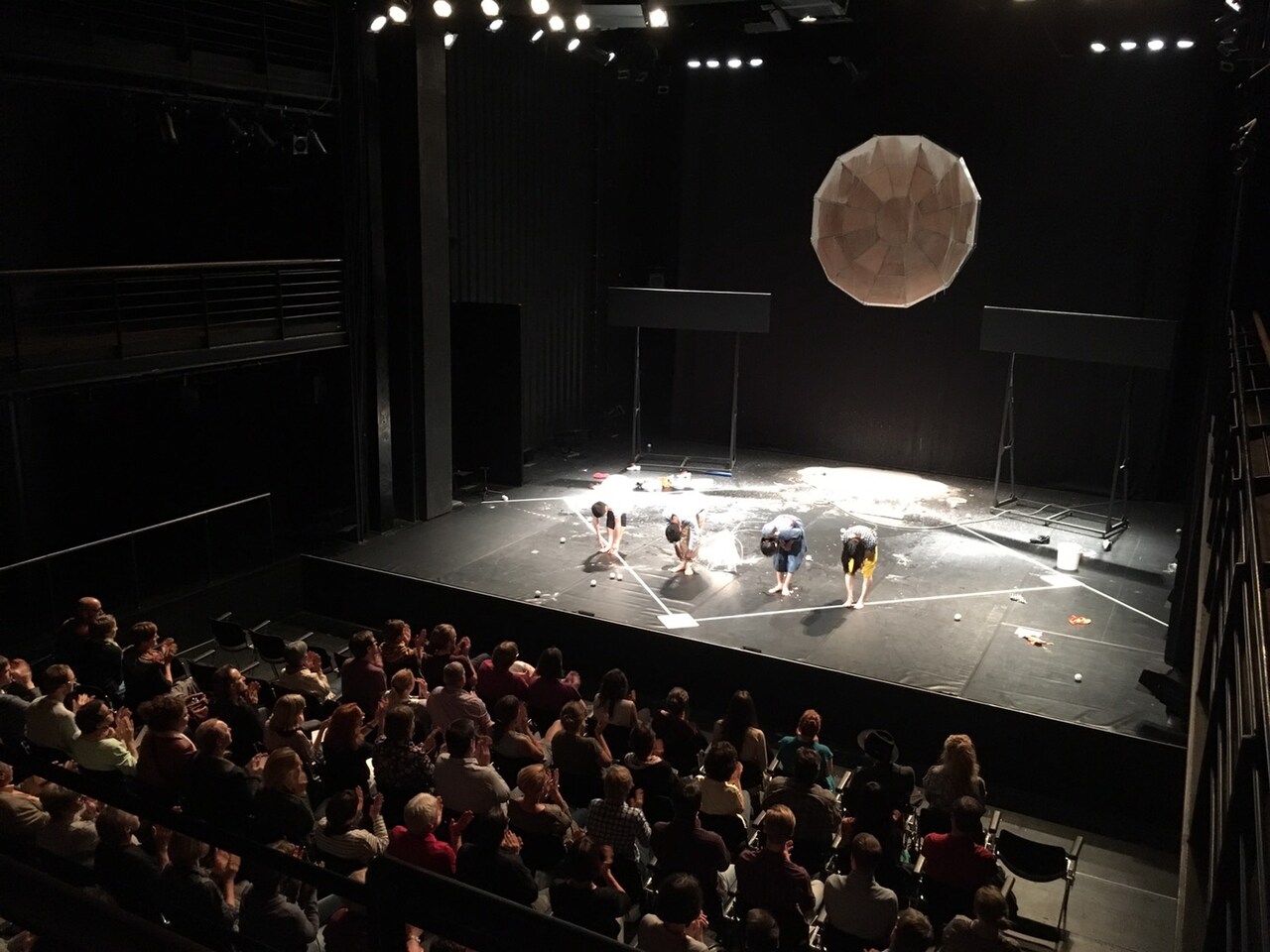 日米韓の関係性描く「God Bless Baseball」岡田利規、ドイツ公演に手応え