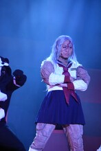 「ダンガンロンパ THE STAGE～希望の学園と絶望の高校生～2016」公開ゲネプロより。山崎静代演じる大神さくら。