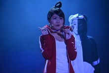「ダンガンロンパ THE STAGE～希望の学園と絶望の高校生～2016」公開ゲネプロより。岩田華怜演じる朝日奈葵。
