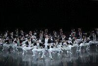 東京バレエ団「ザ・カブキ」より。（撮影：Kiyonori Hasegawa）