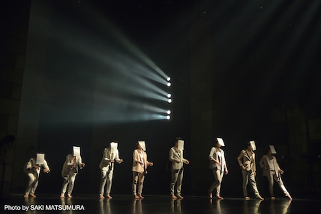平原慎太郎の過去作品「TSURA」の様子。（撮影：Saki Matsumura）