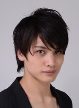 泉田塔一郎を演じる河原田巧也。