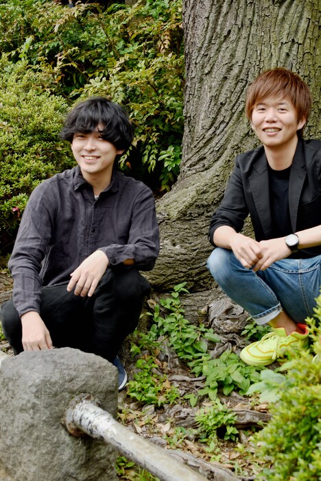 左から藤田貴大、杉原邦生。