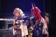 左から荒牧慶彦演じる小早川隆景、植田圭輔演じる石田三成。