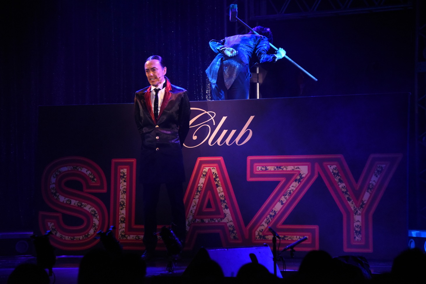 石坂勇演じるX。