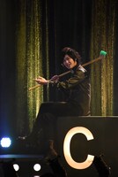 法月康平演じるQ。