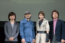 「ミュージカル 『バイオハザード ～ヴォイス・オブ・ガイア～』」フォトセッションの様子。左から、和田俊輔、G2、柚希礼音、小林裕幸。