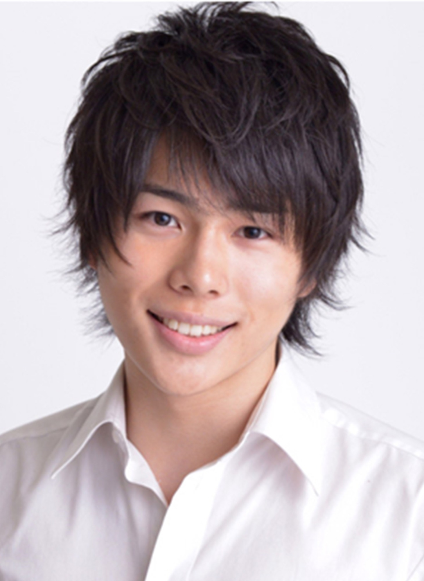 新開悠人を演じる飯山裕太。