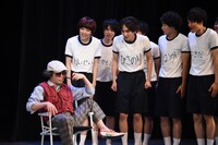 「『ママと僕たち』～たたかえ!!泣き虫BABYS～」ゲネプロの様子。